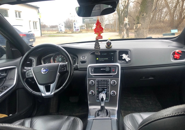 Volvo S60 cena 79999 przebieg: 160000, rok produkcji 2014 z Białystok małe 154